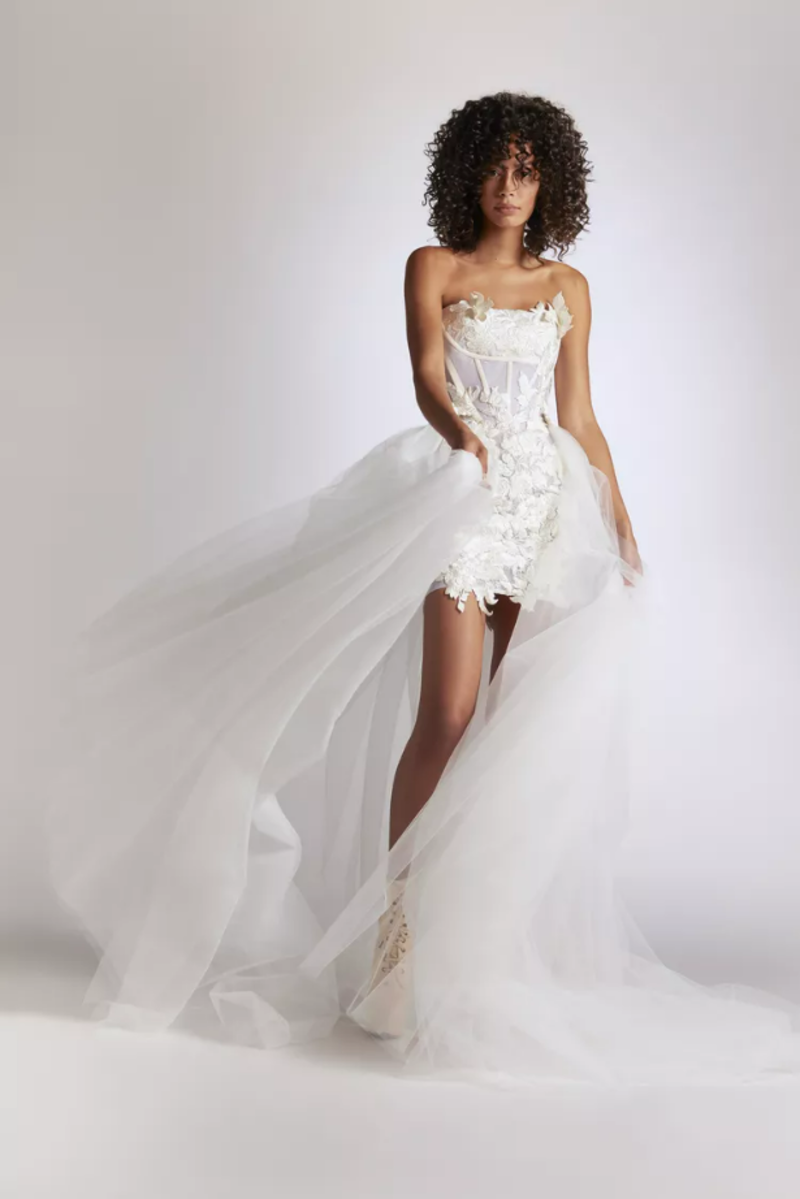 Váy cưới trơn đuôi cá cúp ngực có choàng vai phía sau (TD-L4) – M.O.T  Bridal – For Love, For Life