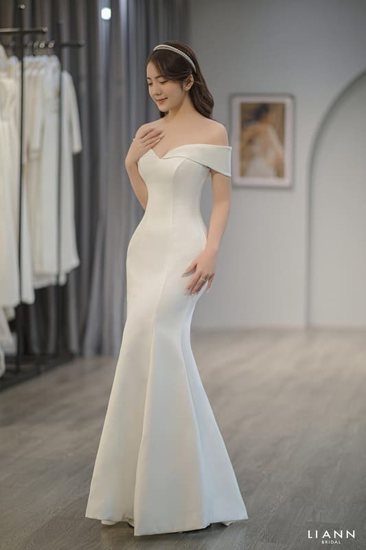 Váy cưới cúp ngực nhẹ nhàng bồng bềnh - VC05 - NiNiStore 2024